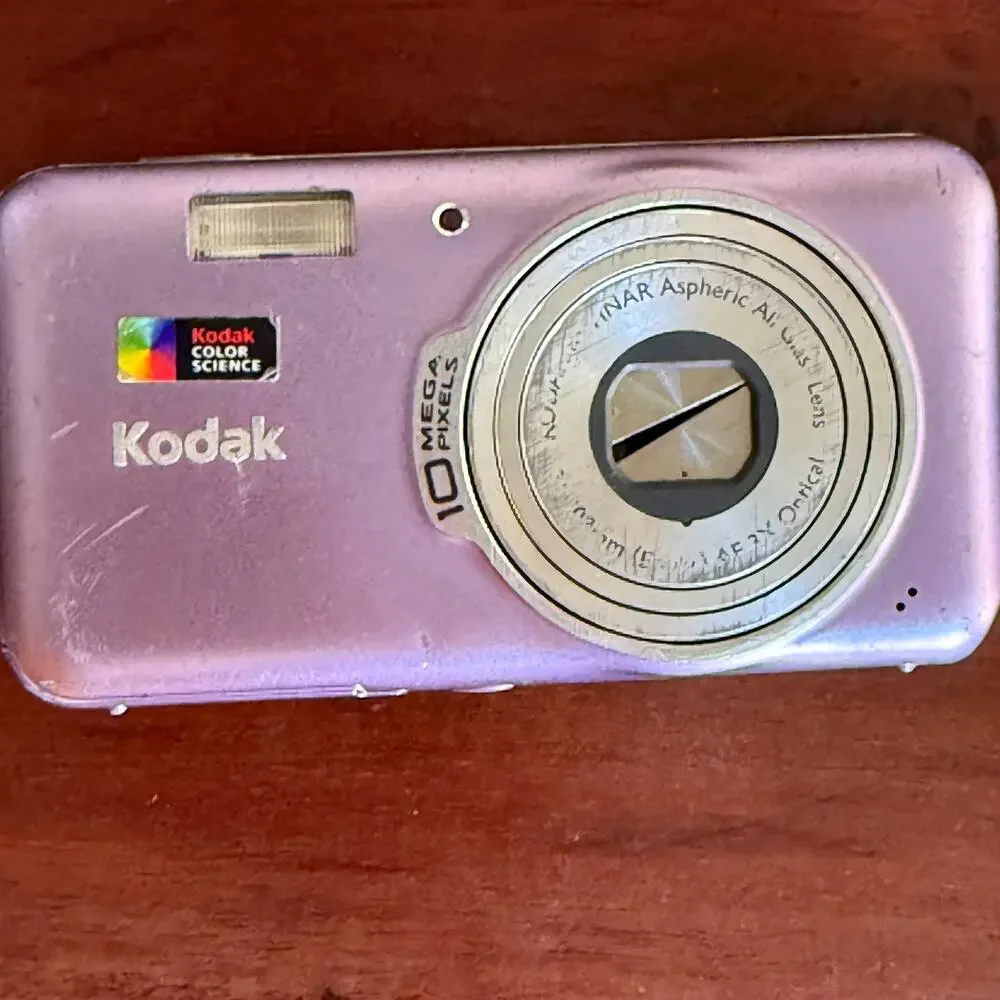 Kodak EasyShare V1003 Digital Camera purple 10MP 3X Optical Zoom Retinar Lens